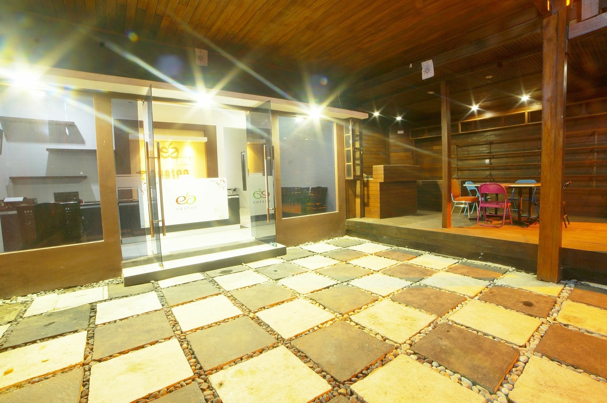Easton Kuta Homestay Exteriör bild